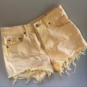 Levi’s 501 Button Fly Shorts Sz 25 (Yellow)